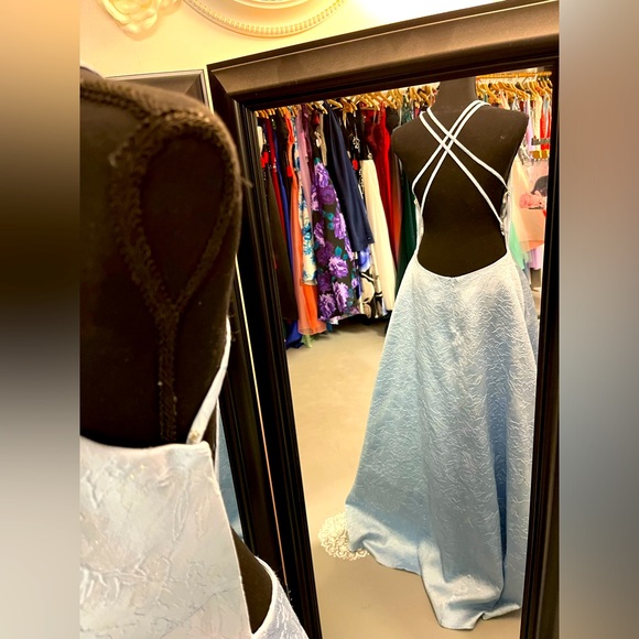 Long dress - Picture 2 of 4